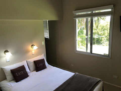 Montville Holiday Apartments - Bed n Breakfasts 11