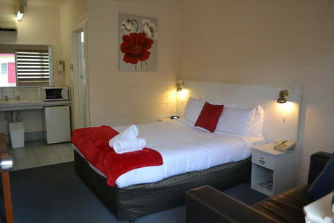 Wattle Motel - Accommodation Australia 0