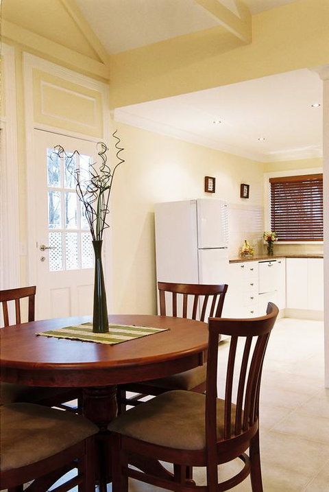 Waverley House Cottages - Accommodation Australia 3