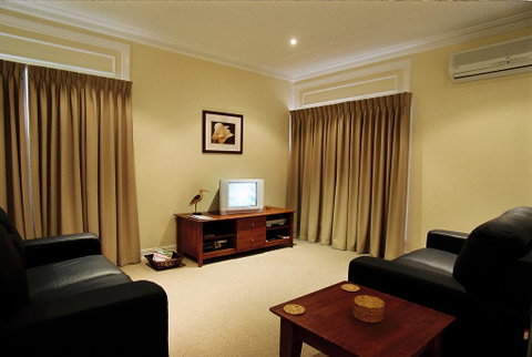 Waverley House Cottages - Accommodation Australia 1
