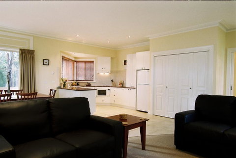Waverley House Cottages - Accommodation Australia 2