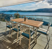 Waves 5 Luxury 3 Bedroom Breathtaking Ocean Views Central Location - Accommodation Australia