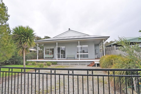 WELCOME BREAK - PET FRIENDLY - Accommodation Australia 0