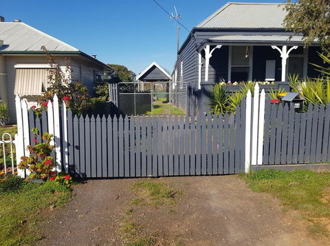Welcome Stranger Cottage - Australia Shopping 1
