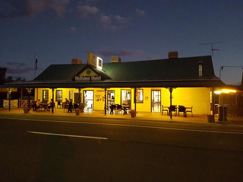 Wellshot Hotel - Australia Shopping 2