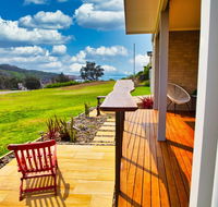 Whale Studio Apartment 1a Ocean Street - Accommodation Australia