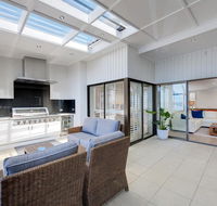 Whispering Sands' 10 Sandy Point Road - Luxury waterfront home with aircon WIFI  Foxtel - Local Tourism