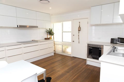 White Beach Cottage - Accommodation Australia 1