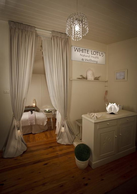White Lotus Day Spa - Bed n Breakfasts 3