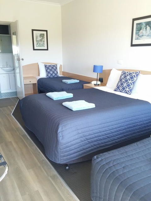 White Manor Motel - Accommodation Australia 2