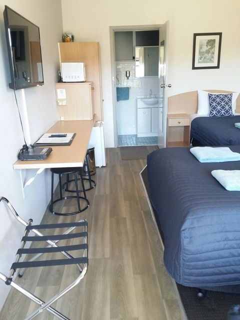 White Manor Motel - Accommodation Australia 1