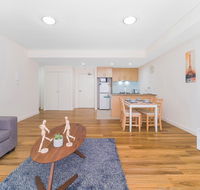 Wolli Creek Airport Serviced 2 Bedroom Apartment - Local Tourism