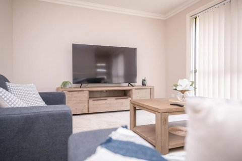 Wonderful Windred Modern, Comfy, Quiet - Accommodation Australia 3