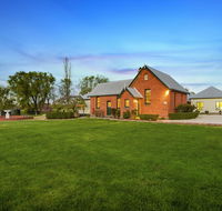 Woodend Old School House - Australia Shopping