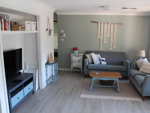 Wreck Beach Cottage @ Shoal Bay - Accommodation Australia 0
