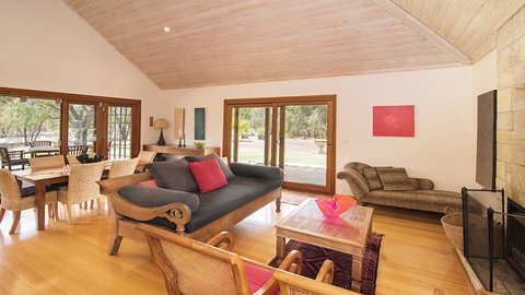 Yallingup Retreat - Australia Shopping 3