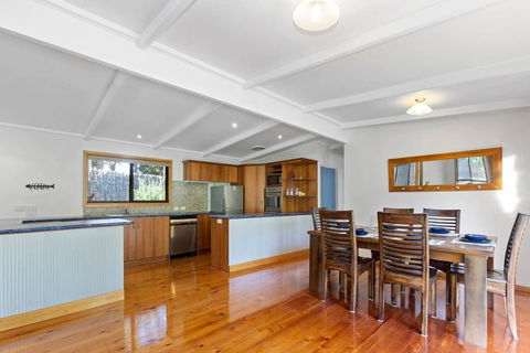 YARRABEE - The Perfect Getaway! - Accommodation Australia 1