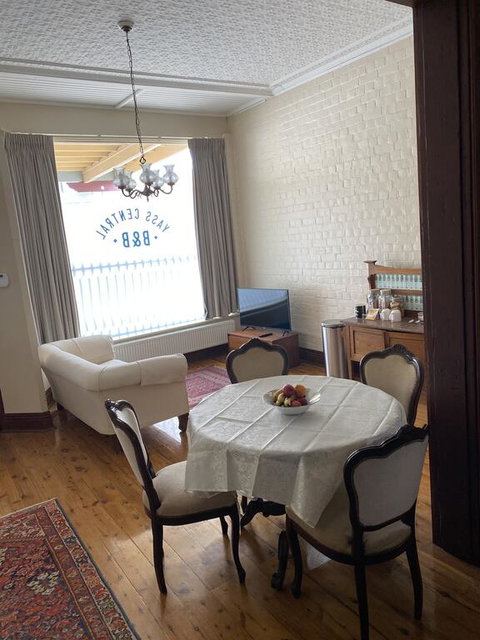 Yass Central B&B - Australia Shopping 1