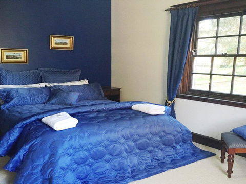 York Cottage - Grand Gate House And Enchanting Gardens - Accommodation Australia 3