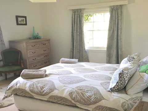 York Cottage - Grand Gate House And Enchanting Gardens - Accommodation Australia 1