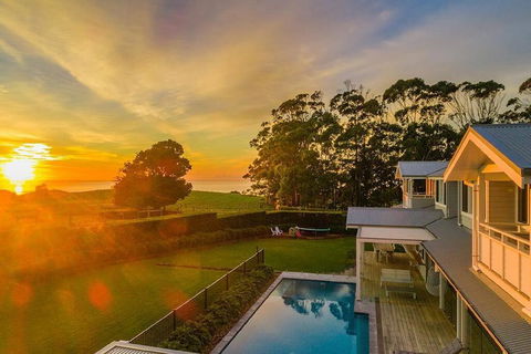 Your Luxury Escape - Trig Point - Local Tourism 0
