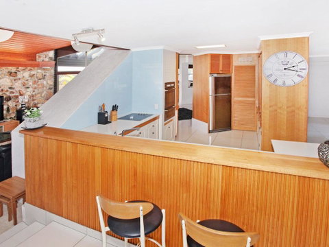 Yulunga 20 - 4 BDRM Canal Home With Pool - Accommodation Australia 3