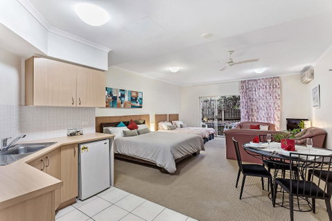 Zenith Studio, Unit 3/10 Messines Street - Accommodation Australia 0