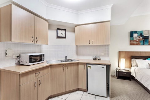 Zenith Studio, Unit 3/10 Messines Street - Accommodation Australia 1
