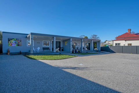 Zoo Villas : Villa Zebra - Central Wynyard - Local Tourism 2