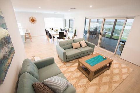 Serenity And Sweeping Murray River Views - Accommodation Australia 3