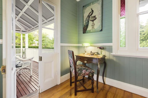 Tara-Lee - Australia Shopping 3