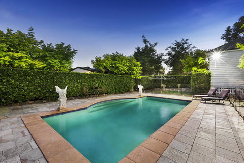 Tara-Lee - Australia Shopping 1