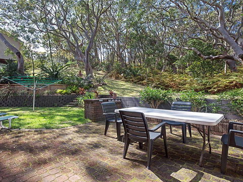 Adriana 3 Unit With A Backyard - Accommodation Australia 3