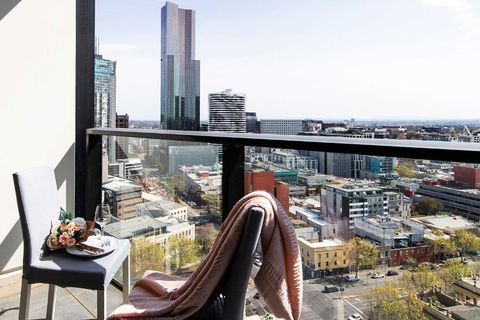 A 2BR Apt Near Melbourne Central Amazing Views - Local Tourism 0