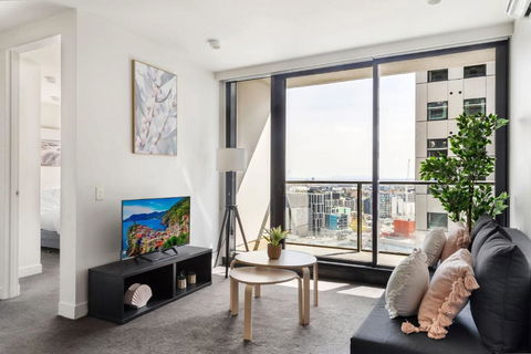 A 2BR Apt Near Melbourne Central Amazing Views - Local Tourism 1