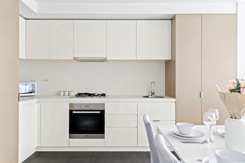 A 2BR Apt Near Melbourne Central Amazing Views - Local Tourism 2
