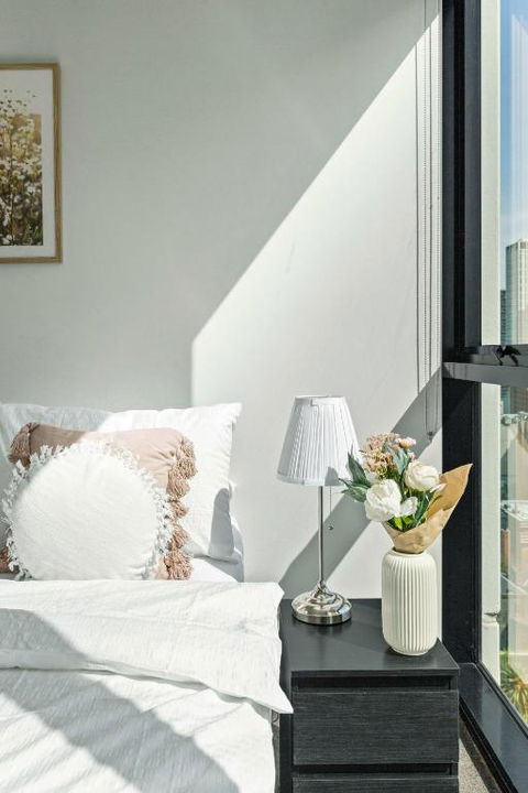 A 2BR Apt Near Melbourne Central Amazing Views - Local Tourism 3
