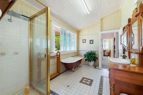 A Charming Queenslander - Local Tourism 3