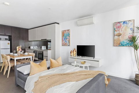 A Chic 2BR Apt Near Southern Cross, With Secure Parking - Local Tourism 4