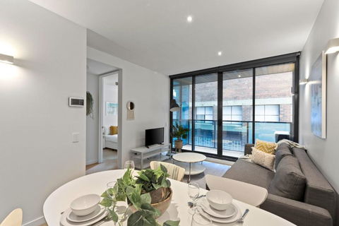 A Chic & Comfy 2BR Apt Near Federation Square - Local Tourism 4