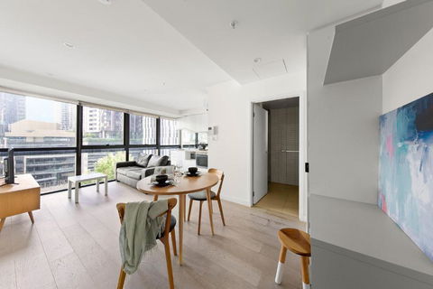 A Comfy 2BR Apt Next To QV & Melbourne Central - Accommodation Australia 3