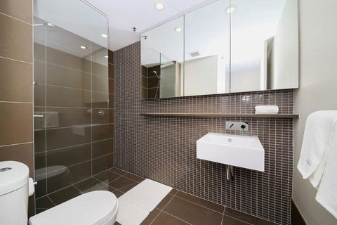 A Comfy Albert Park Apt Next To Grand Prix Circuit - Accommodation Australia 4