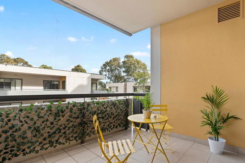 A Comfy & Cozy 2BR Apt Near Flemington Races - Accommodation Australia 0