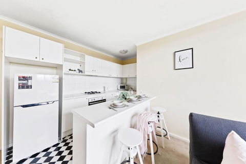A Comfy & Cozy Apt In Clifton Hill FREE Parking - Accommodation Australia 3