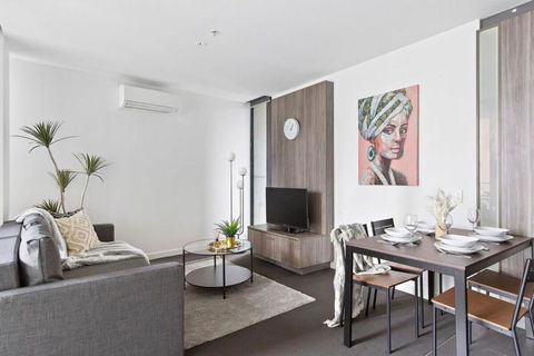 A Cozy 2BR Apt Opposite Southern Cross Station - Accommodation Australia 3