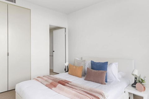 A Cozy 2BR Apt With Free WiFi In Prime Melbourne - Accommodation Australia 4