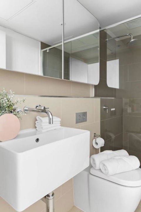 A Cozy 2BR Apt With Free WiFi In Prime Melbourne - Accommodation Australia 3