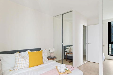 A Cozy 2BR Apt With Panoramic Views FREE Parking - Accommodation Australia 3