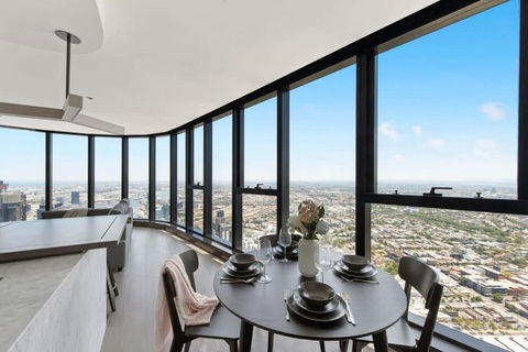 A Cozy 3BR Apt With Panoramic Views FREE Parking - Accommodation Australia 2