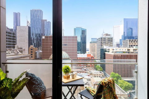 A Cozy & Comfy 2BR Apt Near Victoria Market - Accommodation Australia 4